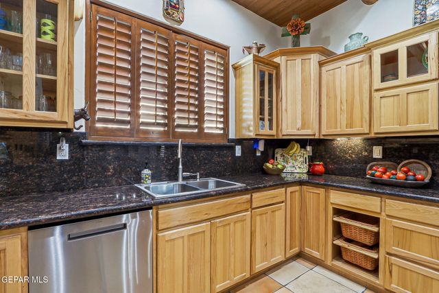 1133 CALLE LOMAS Drive, El Paso, TX 79912