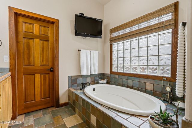 1133 CALLE LOMAS Drive, El Paso, TX 79912