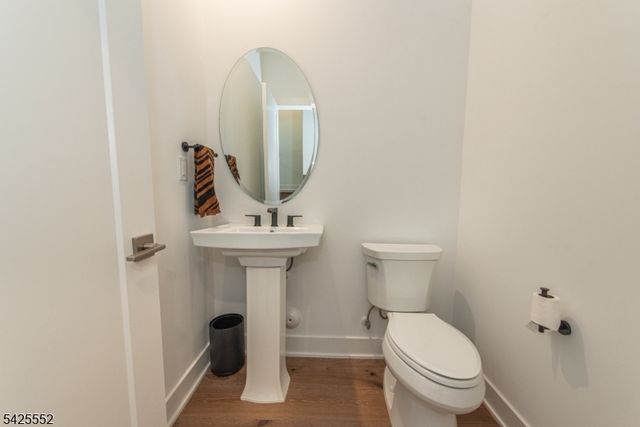 15 Cinnamon Dr, Upper Saddle River Boro, NJ 07458