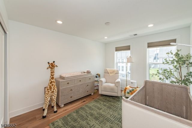 15 Cinnamon Dr, Upper Saddle River Boro, NJ 07458