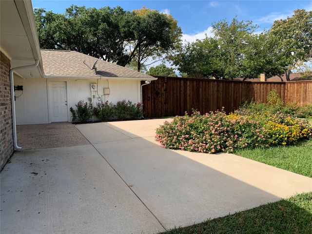 1953 Camden Way, Carrollton, TX 75007