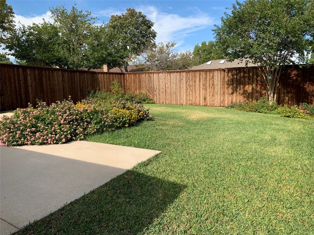 1953 Camden Way, Carrollton, TX 75007