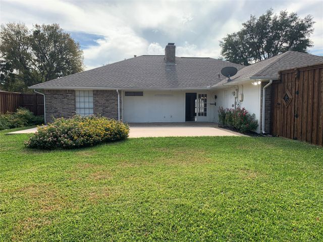 1953 Camden Way, Carrollton, TX 75007