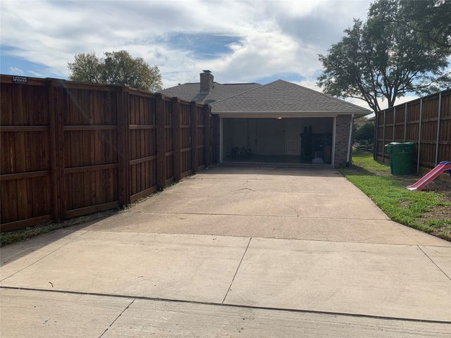 1953 Camden Way, Carrollton, TX 75007