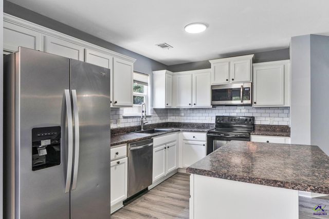 103 Steeple Court, Perry, GA 31069