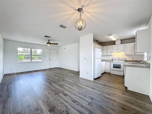 17331 COUNTY ROAD 33, Groveland, FL 34736