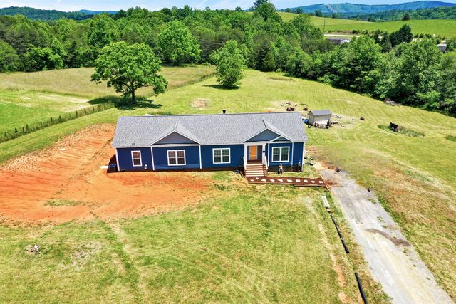 92 Game Trail DR, Ferrum, VA 24088