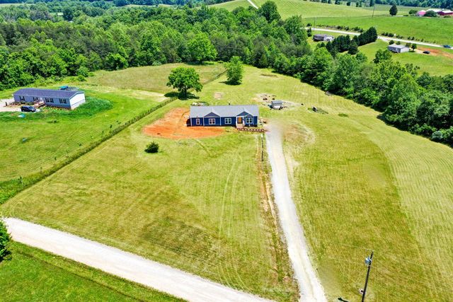 92 Game Trail DR, Ferrum, VA 24088