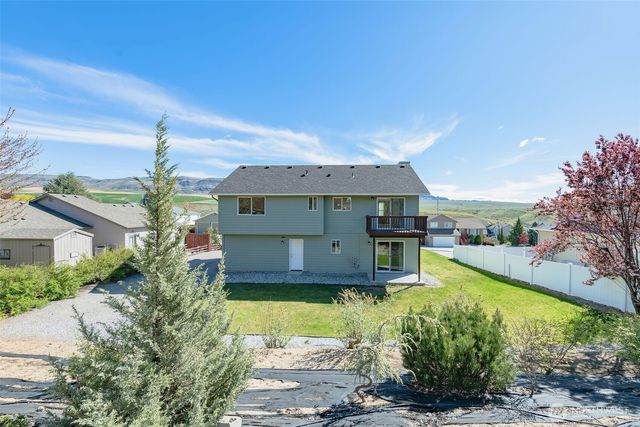 2316 Combine Street, East Wenatchee, WA 98802