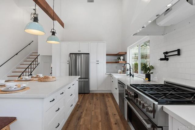 1528 Avenida De Los Lirios, Encinitas, CA 92024