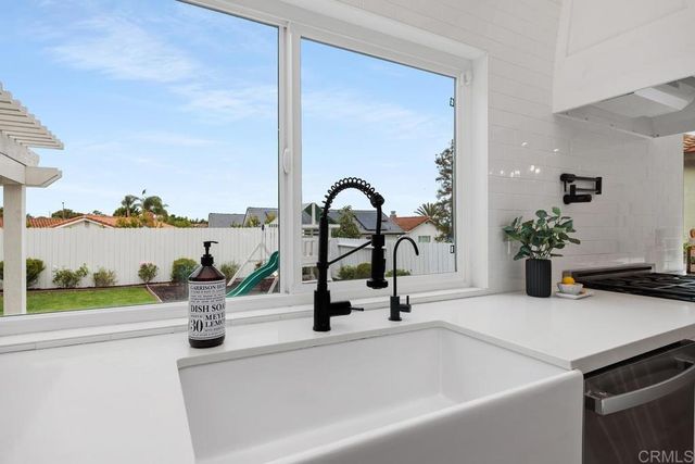 1528 Avenida De Los Lirios, Encinitas, CA 92024