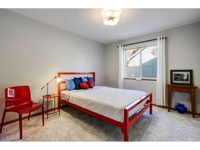 922 N 7th St, Johnstown, CO 80534
