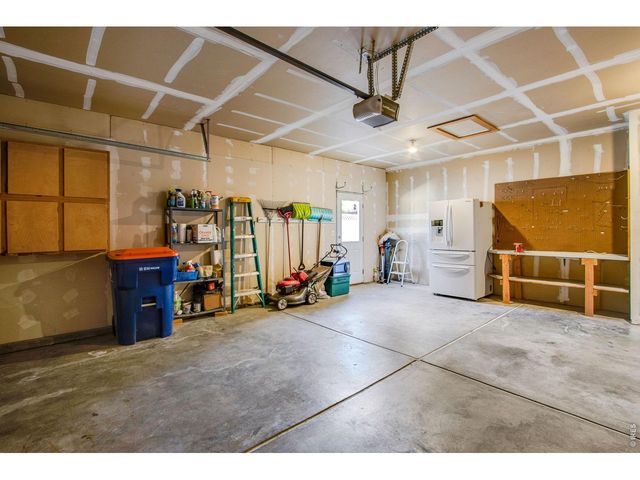 922 N 7th St, Johnstown, CO 80534