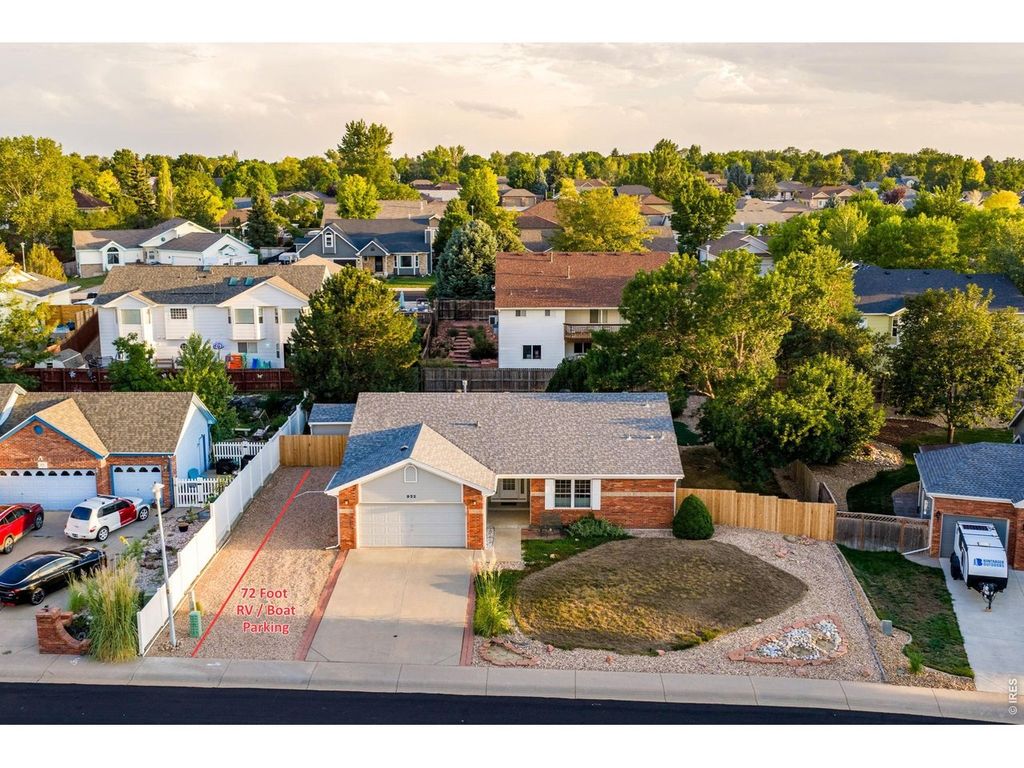 922 N 7th St, Johnstown, CO 80534
