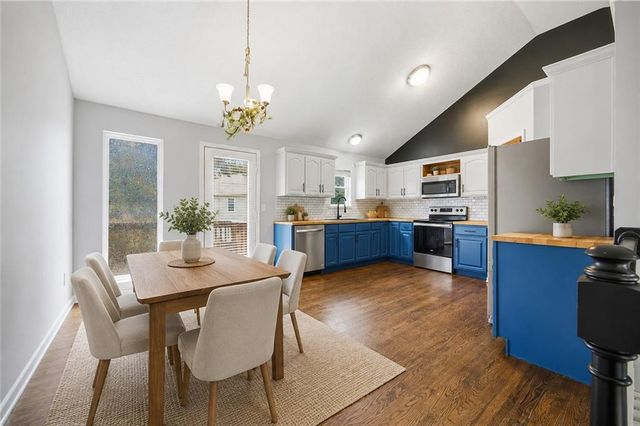961 Oak Crest Drive, Gardner, KS 66030