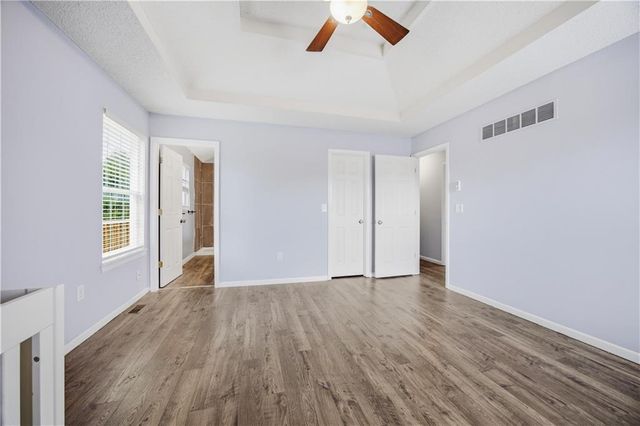961 Oak Crest Drive, Gardner, KS 66030