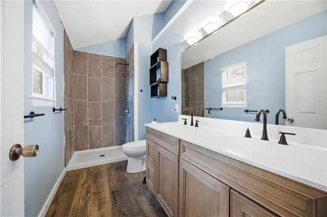961 Oak Crest Drive, Gardner, KS 66030