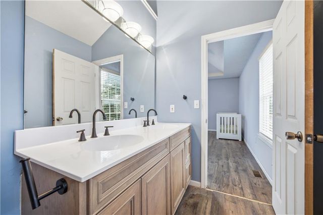 961 Oak Crest Drive, Gardner, KS 66030