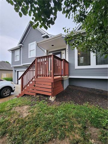 961 Oak Crest Drive, Gardner, KS 66030