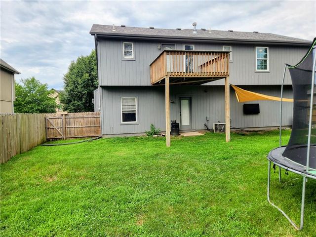 961 Oak Crest Drive, Gardner, KS 66030