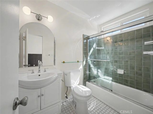 5121 Westpark 108, North Hollywood, CA 91601