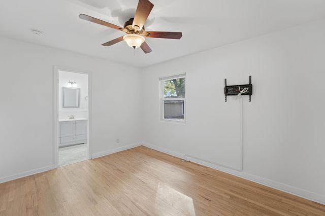 1749 Lady Ashley Street, Charleston, SC 29412