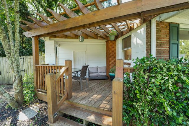 1749 Lady Ashley Street, Charleston, SC 29412