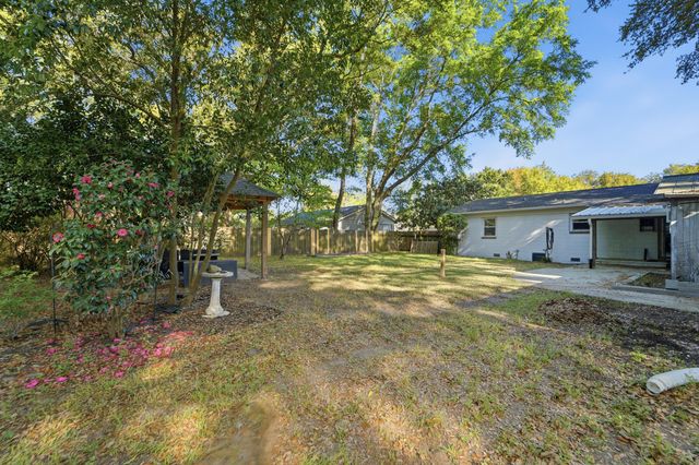 1749 Lady Ashley Street, Charleston, SC 29412