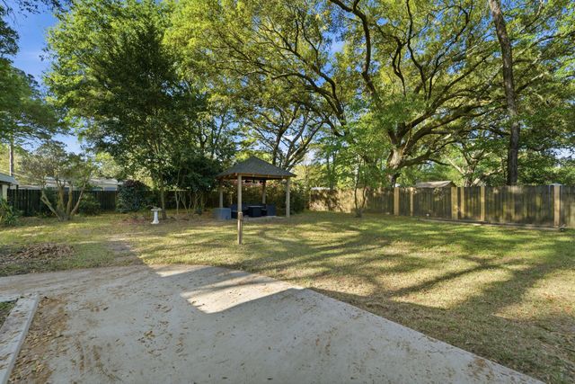 1749 Lady Ashley Street, Charleston, SC 29412