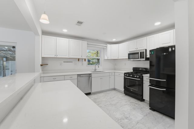 1749 Lady Ashley Street, Charleston, SC 29412