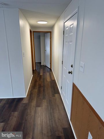 29 HILLTOP AVE, Akron, PA 17501