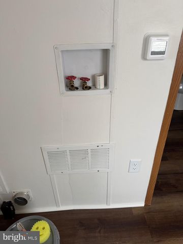 29 HILLTOP AVE, Akron, PA 17501