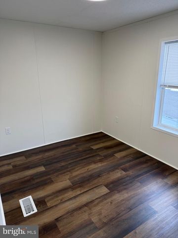 29 HILLTOP AVE, Akron, PA 17501