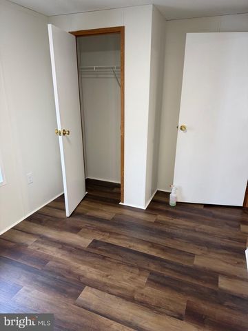 29 HILLTOP AVE, Akron, PA 17501