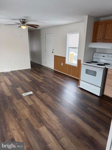 29 HILLTOP AVE, Akron, PA 17501