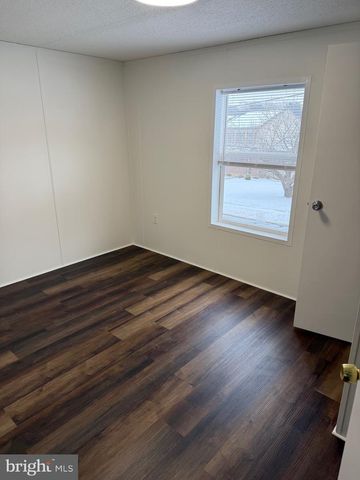 29 HILLTOP AVE, Akron, PA 17501