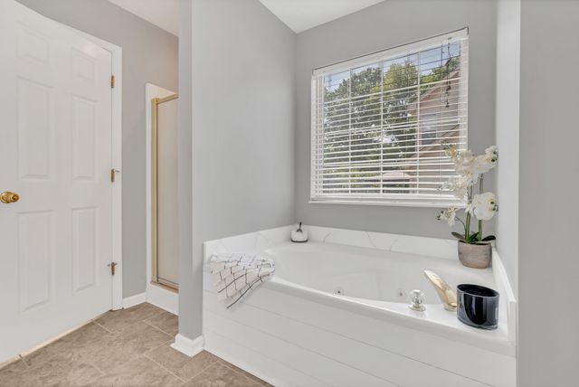 121 Rose Garden Ln, Goodlettsville, TN 37072