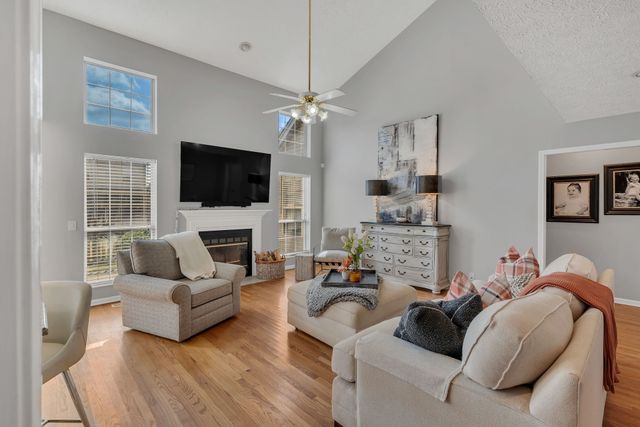 121 Rose Garden Ln, Goodlettsville, TN 37072