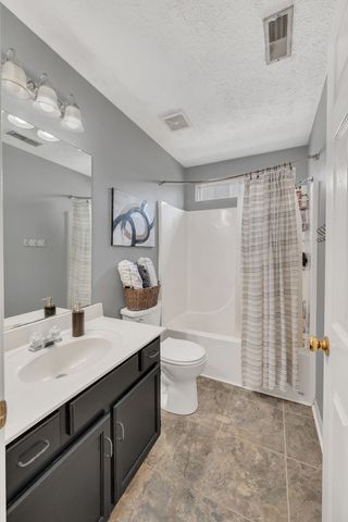 121 Rose Garden Ln, Goodlettsville, TN 37072