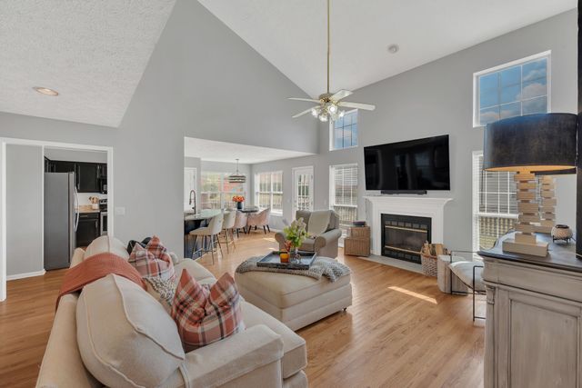 121 Rose Garden Ln, Goodlettsville, TN 37072