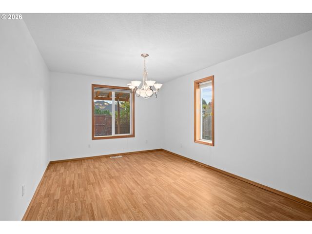 4388 Se PINE Way, Hillsboro, OR 97123