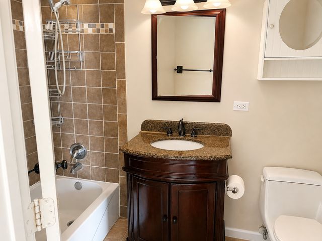444 Cavalier Court 3-1, West Dundee, IL 60118