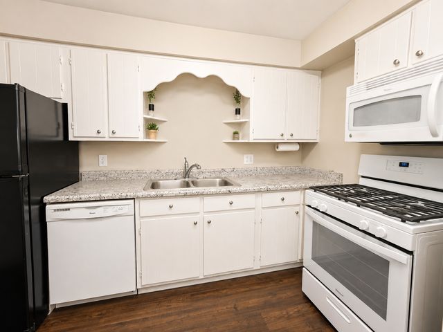 444 Cavalier Court 3-1, West Dundee, IL 60118