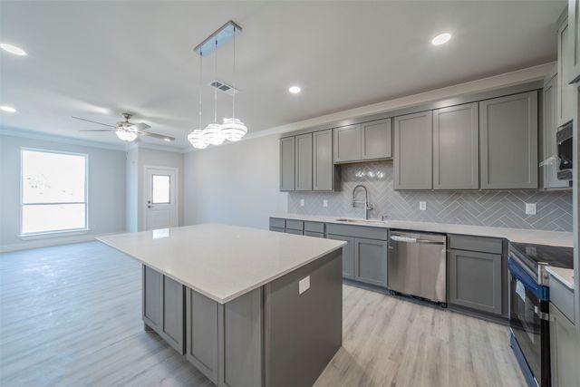 1611 Mignon Drive, Arlington, TX 76010