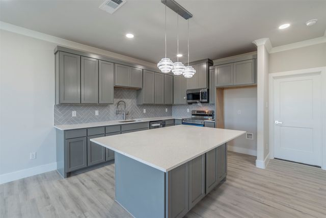 1611 Mignon Drive, Arlington, TX 76010