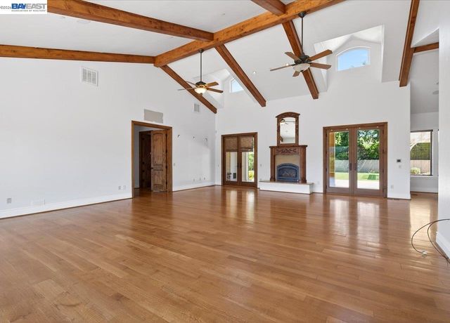 920 Happy Valley Rd, Pleasanton, CA 94566