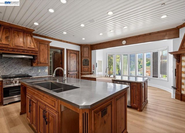 920 Happy Valley Rd, Pleasanton, CA 94566