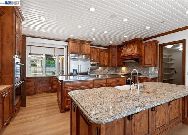 920 Happy Valley Rd, Pleasanton, CA 94566