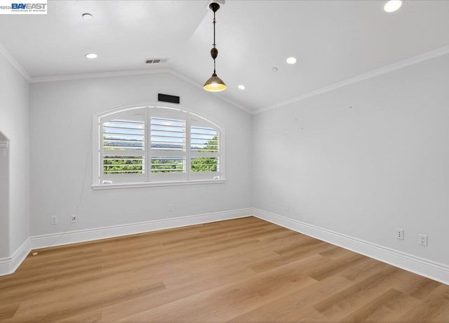 920 Happy Valley Rd, Pleasanton, CA 94566