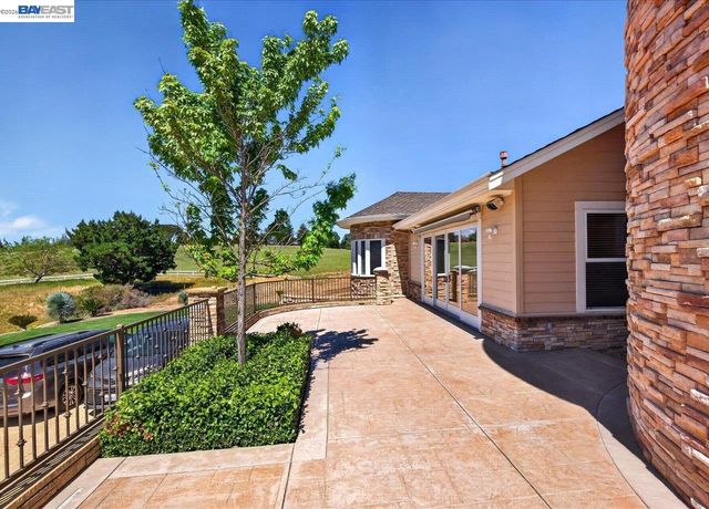 920 Happy Valley Rd, Pleasanton, CA 94566